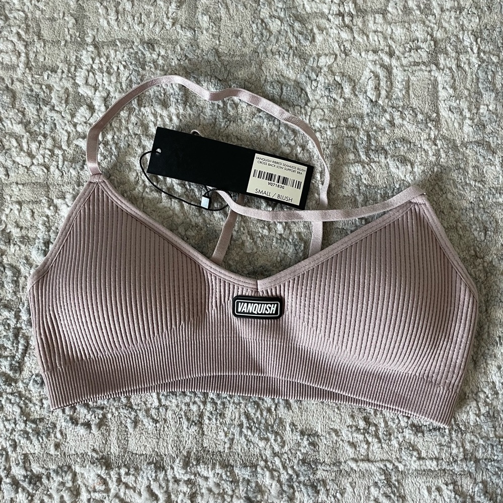 VANQUISH RIBBED SEAMLESS BLUSH CROSS BACK LOW SUPPORT BRA
